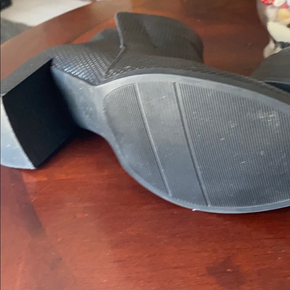 Boots - Picture 8 of 11